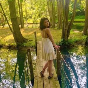 Meet your Posher, Hayley